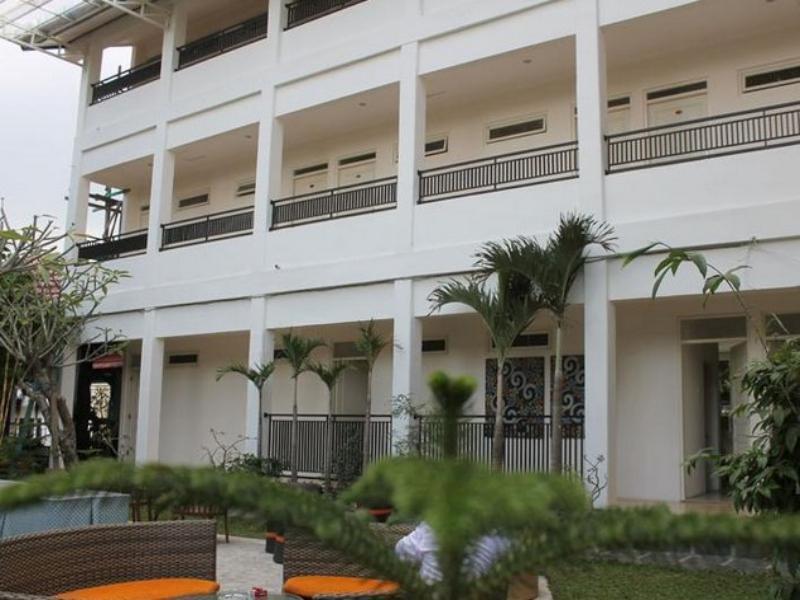 Grand Kalpataru Syariah Hotel Malang Exterior photo